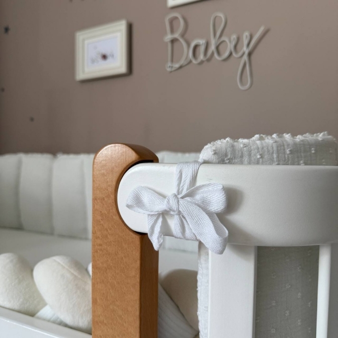 Protectie laterala patut bebe din muselina – Buline milky (4)